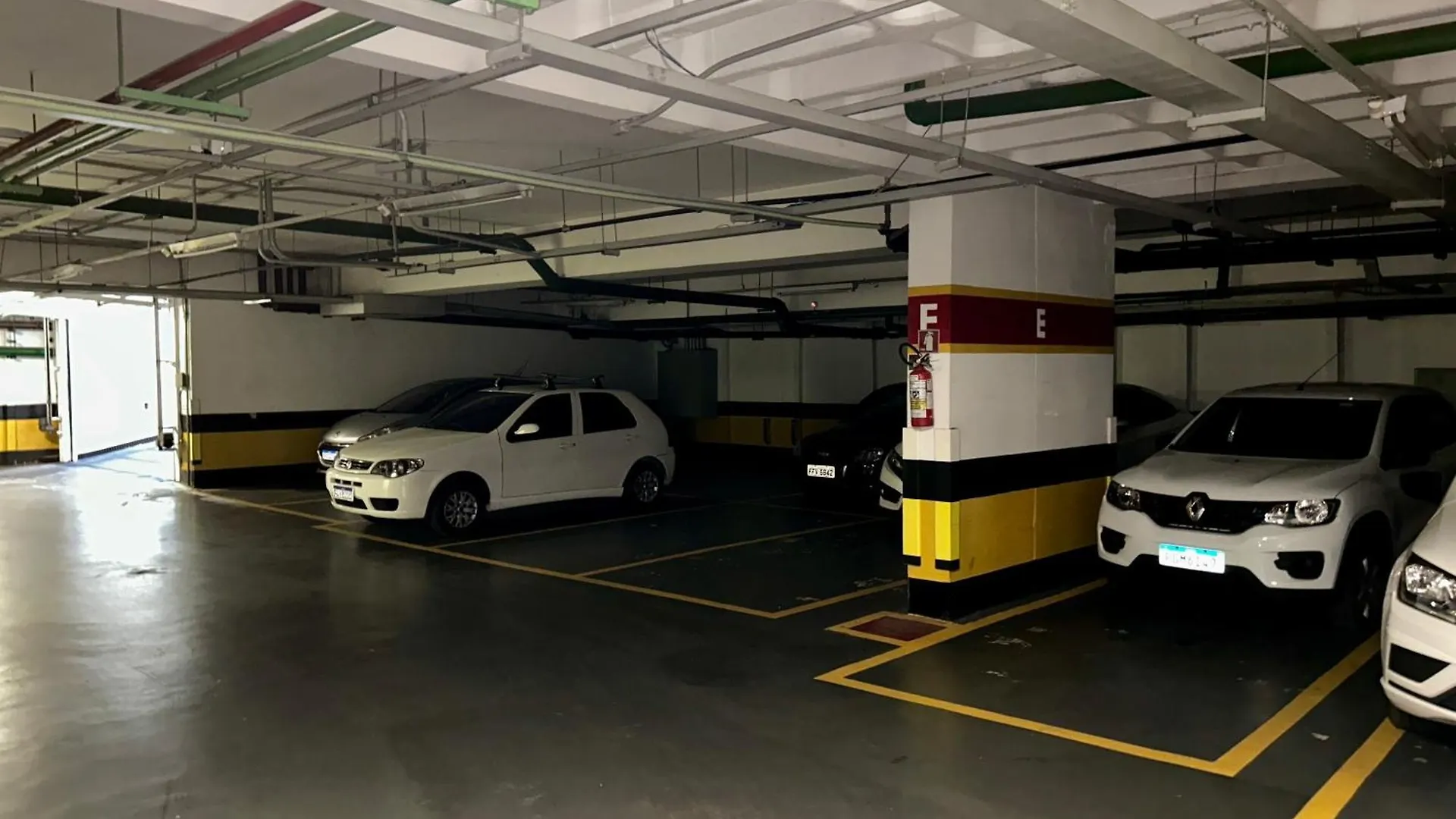 Paulista 24H Wifi Ar Academia Piscina Garagem Sauna Salas De Reuniao São Paulo 0*,  Brasilien